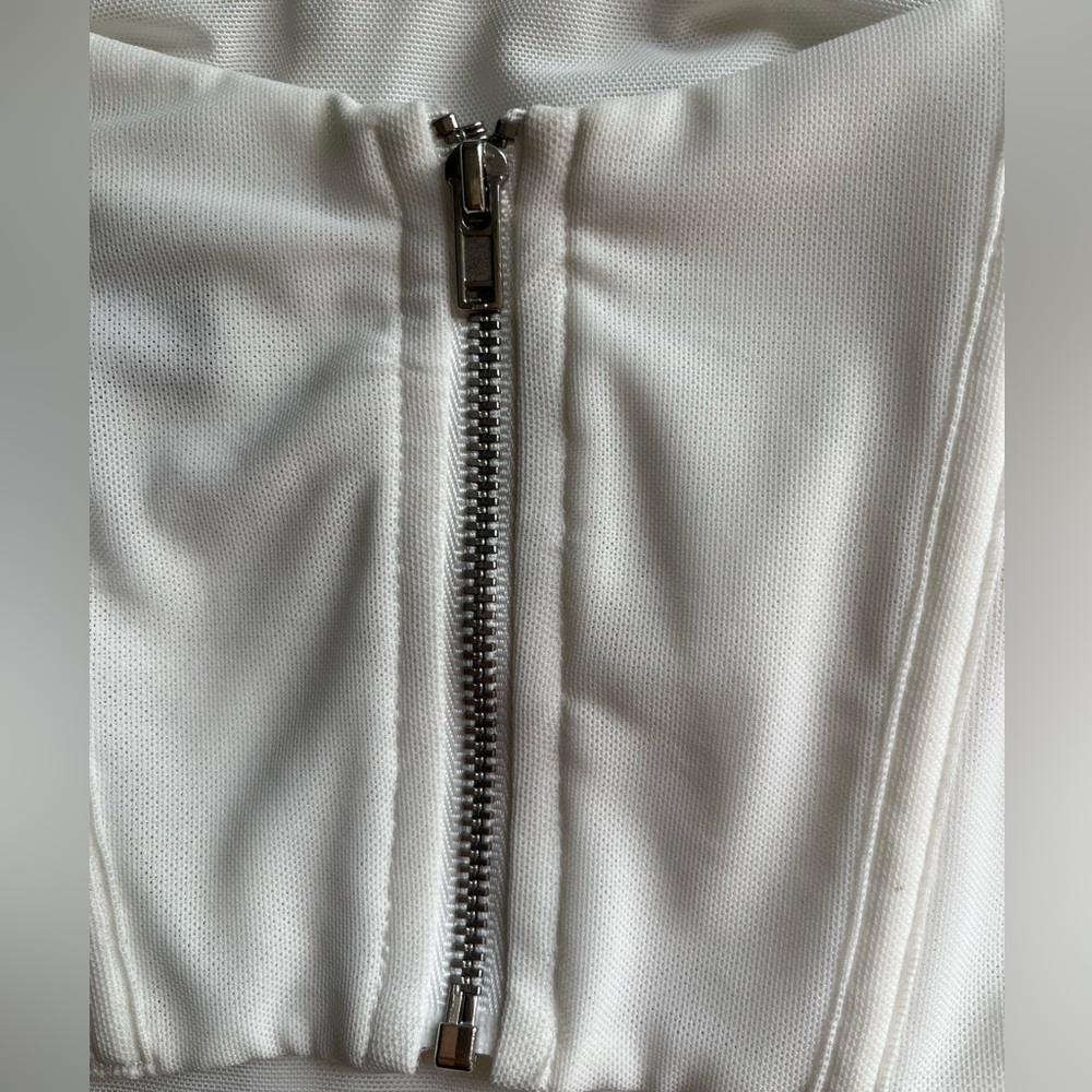 White Fox Boutique More Than Basic Long Sleeve Bu… - image 5